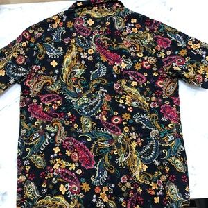 Cesnleoik Floral Button Down
